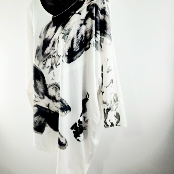 NWOT Simon Chang Monochrome Artistic Tunic - Picture 9 of 14
